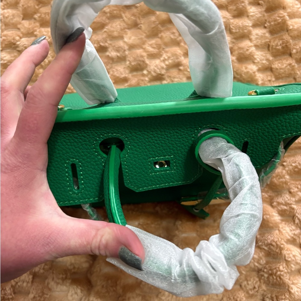 Green rolled leather top handle purse - Picture 4 of 8
